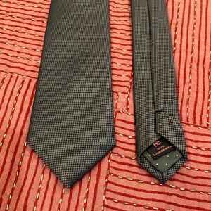 Gray houndstooth patterned Tie